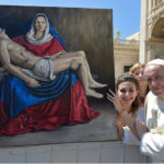 La argentina que le entregó un cuadro al Papa
