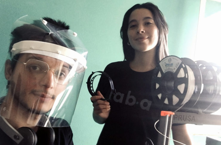 Miembros de Lab-a en pleno trabajo