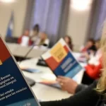 “Los adultos cargamos con los prejuicios sobre la sexualidad”