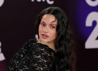 Rosalía explora lo divino en “Lux”